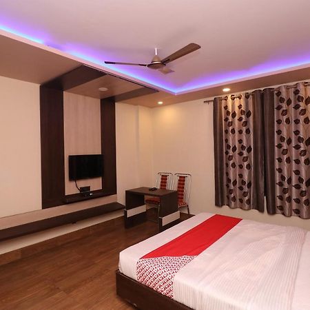 Oyo 33387 Laxmi Lawn And Resort Suite Lucknow Extérieur photo