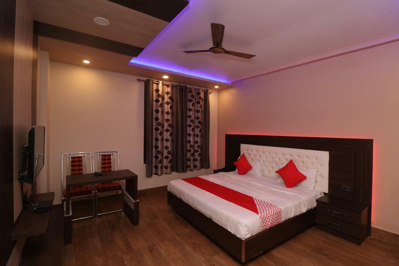 Oyo 33387 Laxmi Lawn And Resort Suite Lucknow Extérieur photo