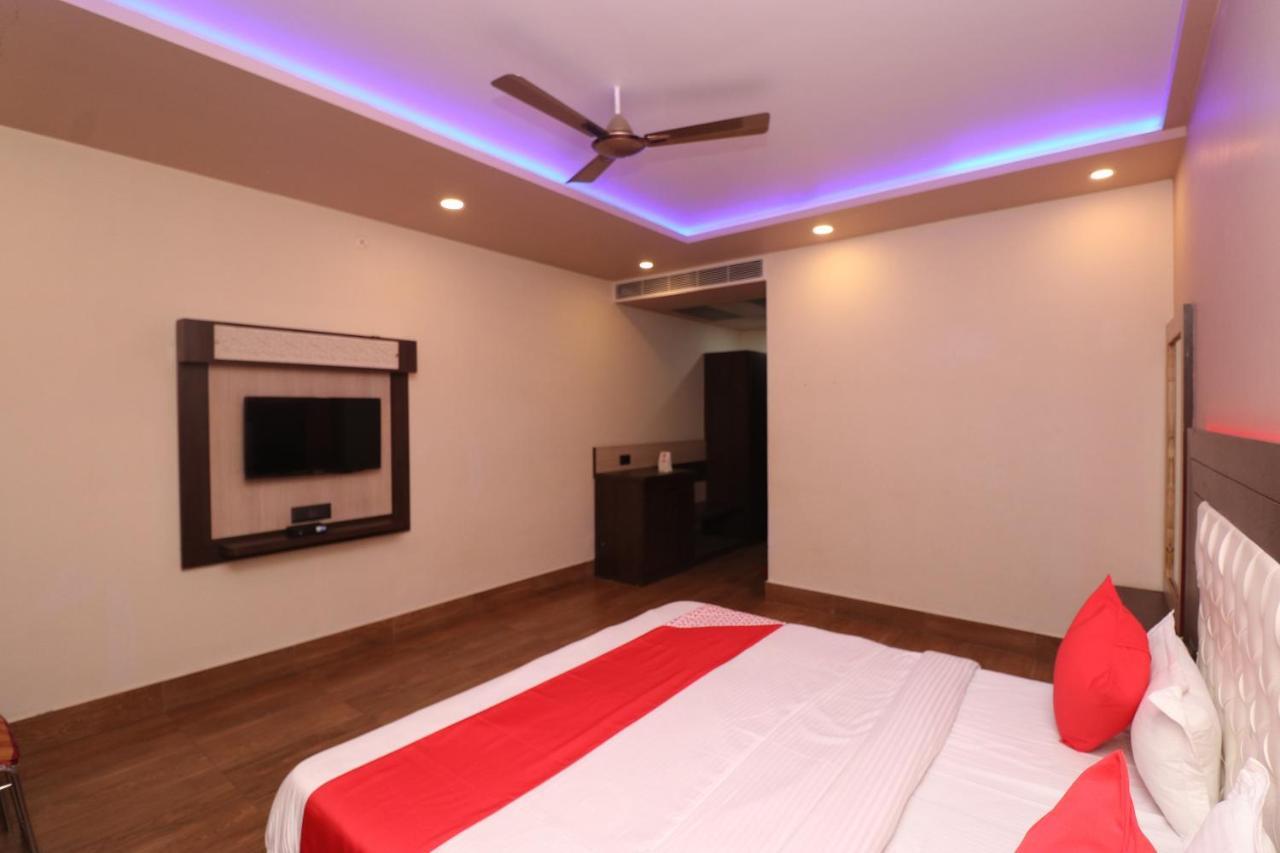 Oyo 33387 Laxmi Lawn And Resort Suite Lucknow Extérieur photo