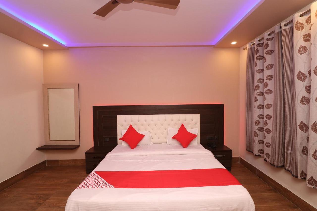 Oyo 33387 Laxmi Lawn And Resort Suite Lucknow Extérieur photo