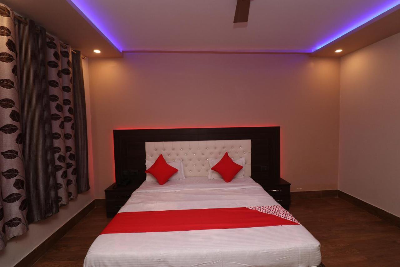 Oyo 33387 Laxmi Lawn And Resort Suite Lucknow Extérieur photo